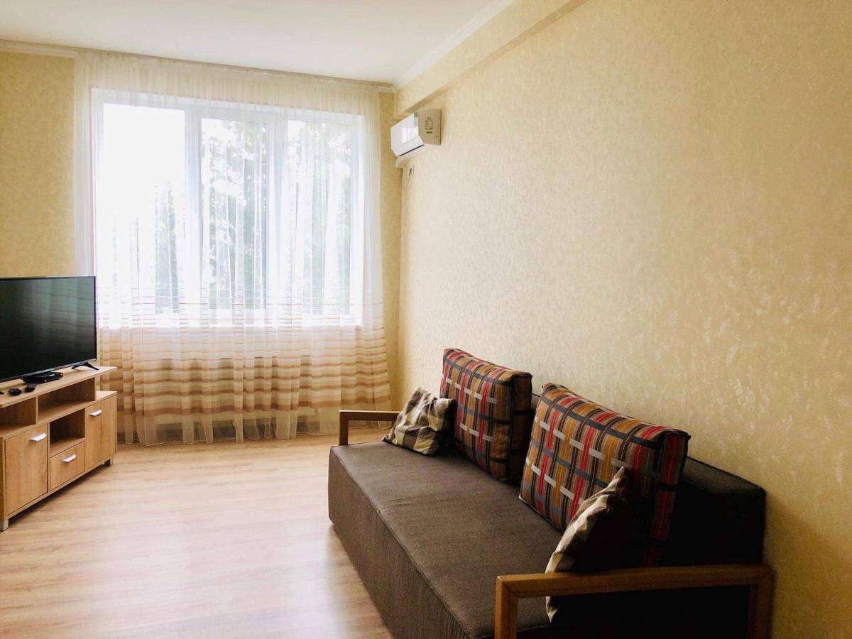 Отель Apartament , Кахул Экстерьер фото